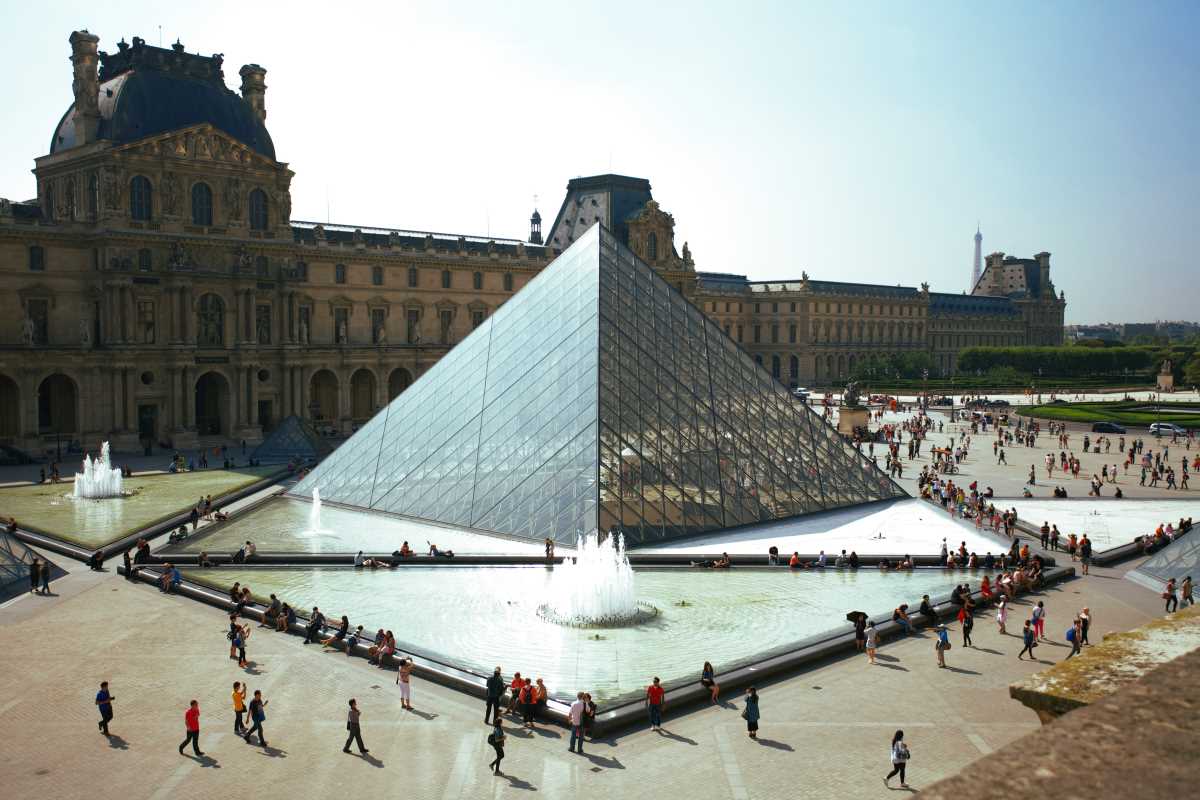 Is the Louvre Overrated? Some Reasons You Might Not Want to Visit